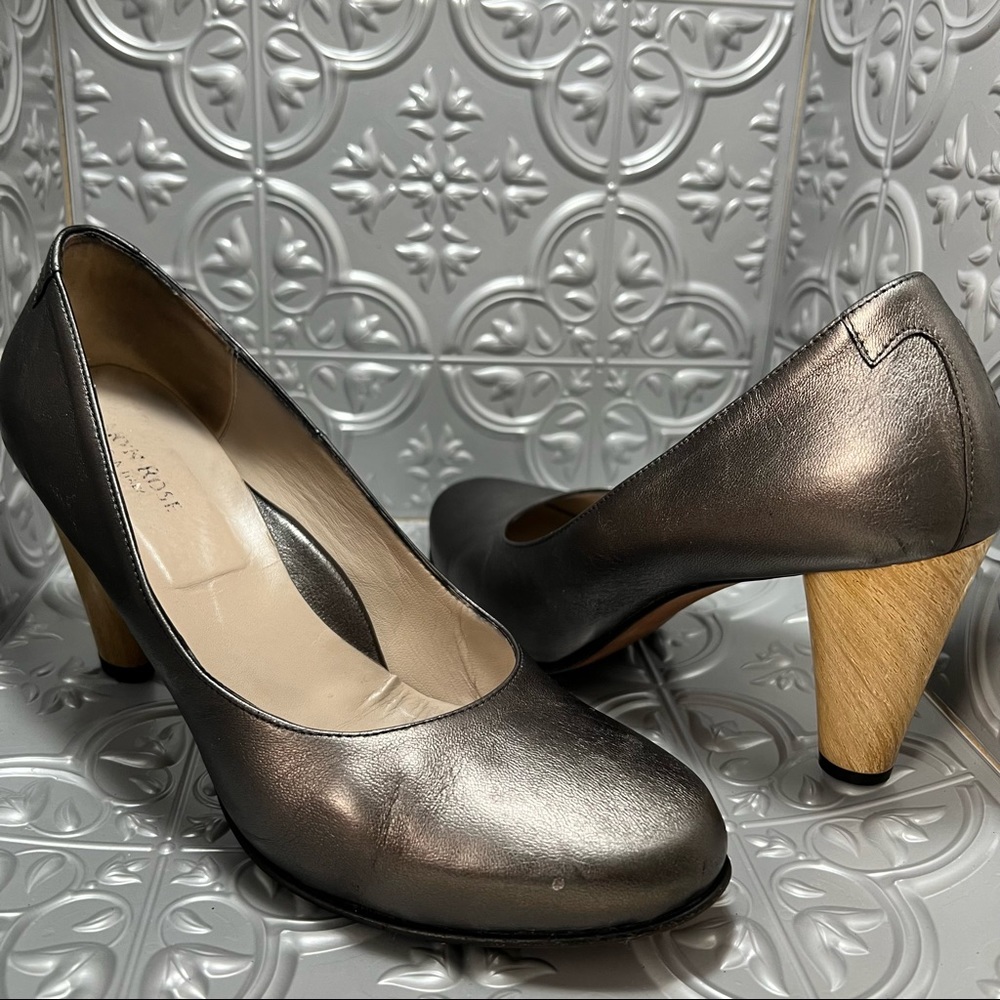 Taryn Rose Mettalic Round Toe Block Heels Size 38